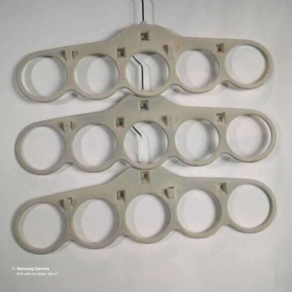 3 Velvet No-Slip Cascading Dove Gray Closet Scarf, Tie, Belt Organizer Hangers - Picture 1 of 2